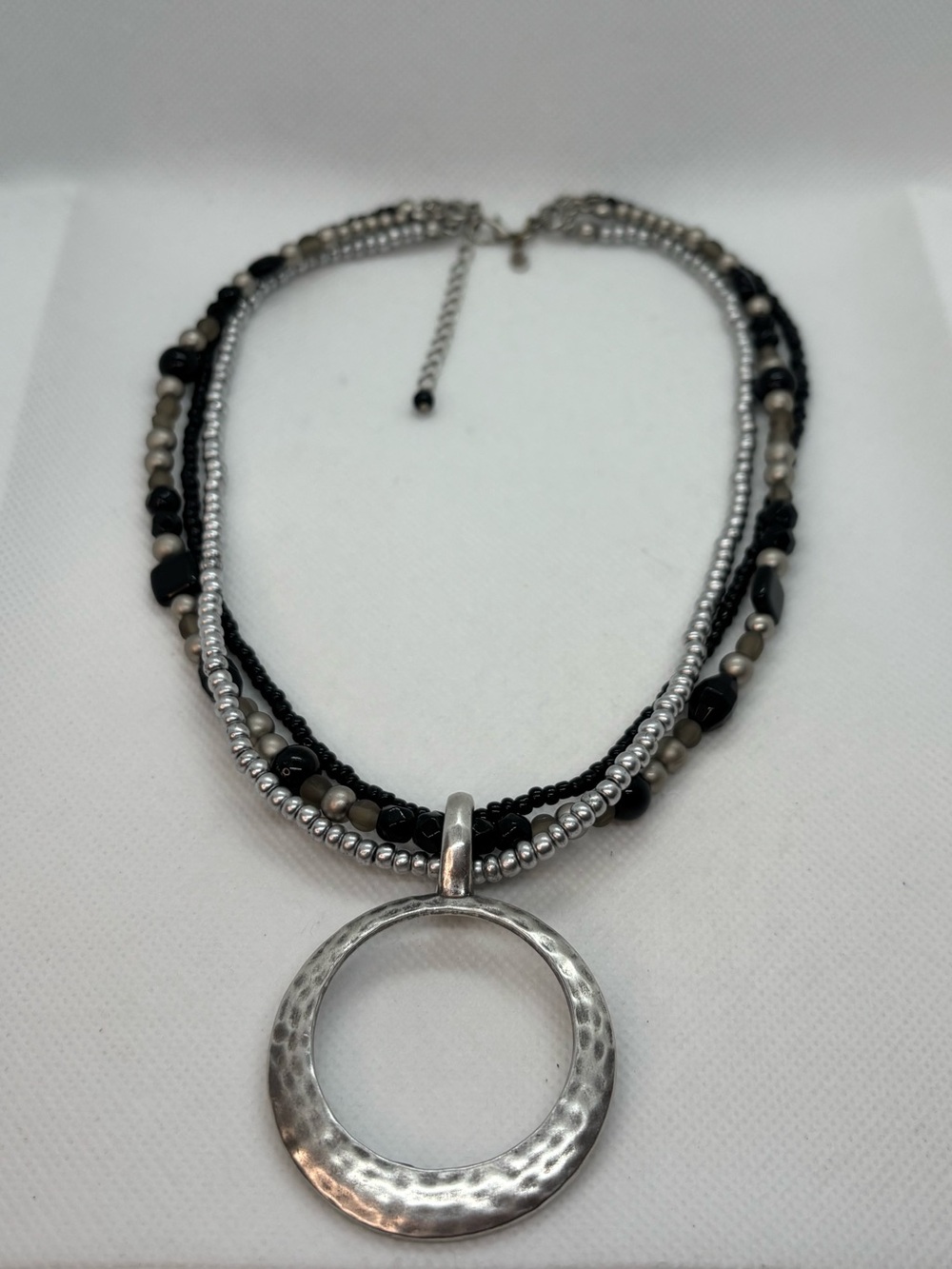 PREMIER DESIGNS NECKLACE